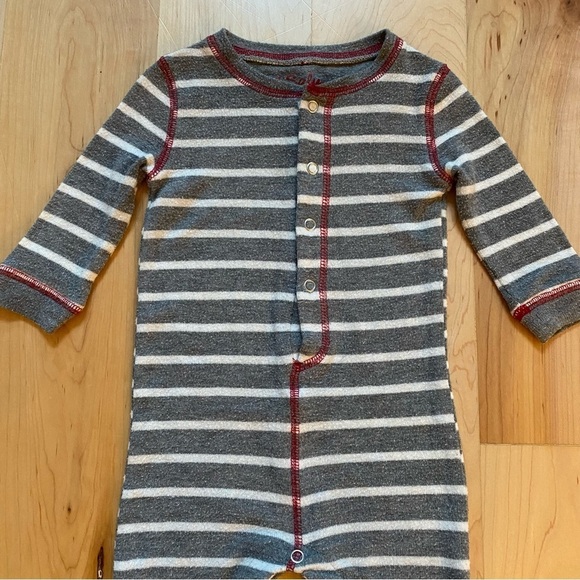 PJ Salvage Holiday Christmas Onesie Pajamas 6-12 months - Picture 6 of 9